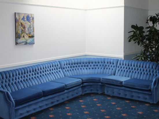 Фото James Bay Inn Hotel & Suites