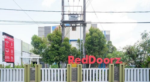 Гостиница RedDoorz Plus near Uin Banjarmasin в Банджармасине
