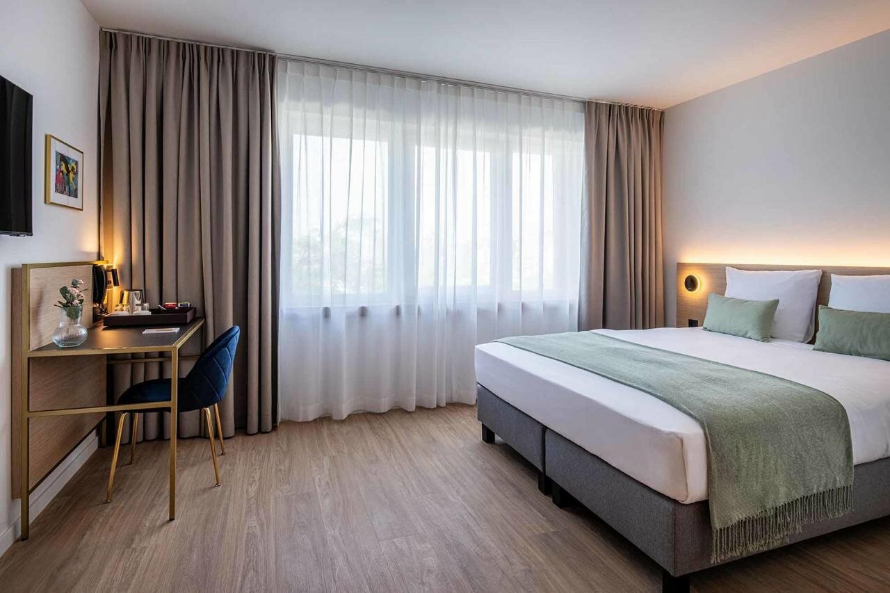 Фото отеля 2