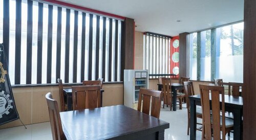 Гостиница RedDoorz Plus near Uin Banjarmasin в Банджармасине