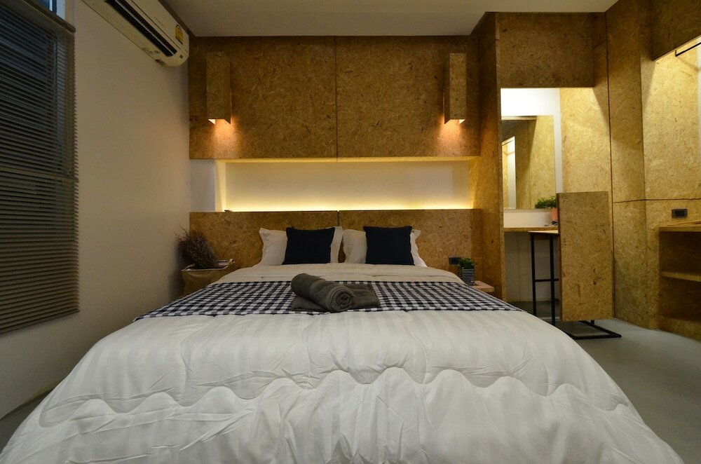 Фото Hugger Hostel - Adults Only