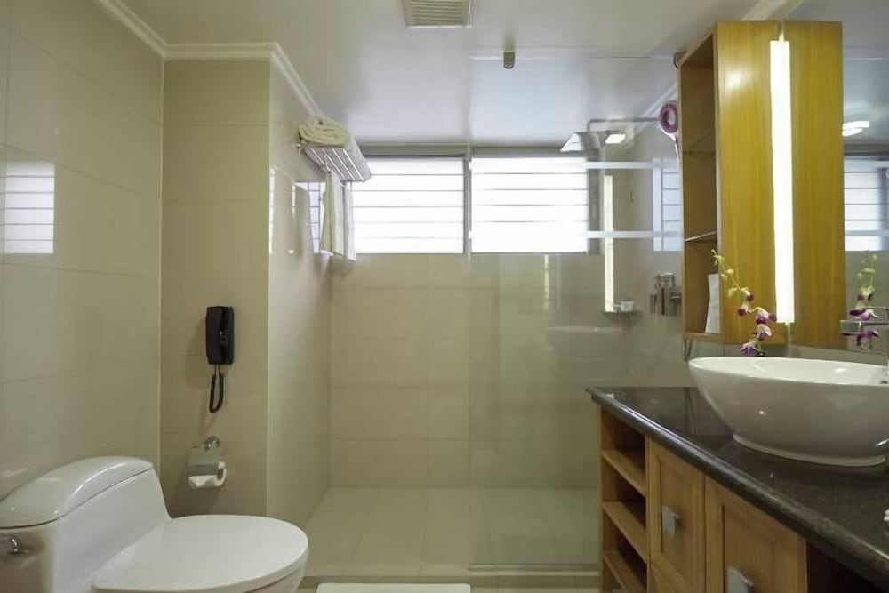 Фото Royal Park Residence Hotel