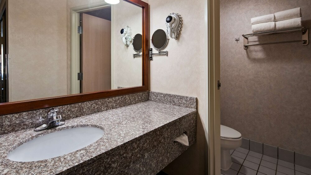 Фото Best Western Airport Inn