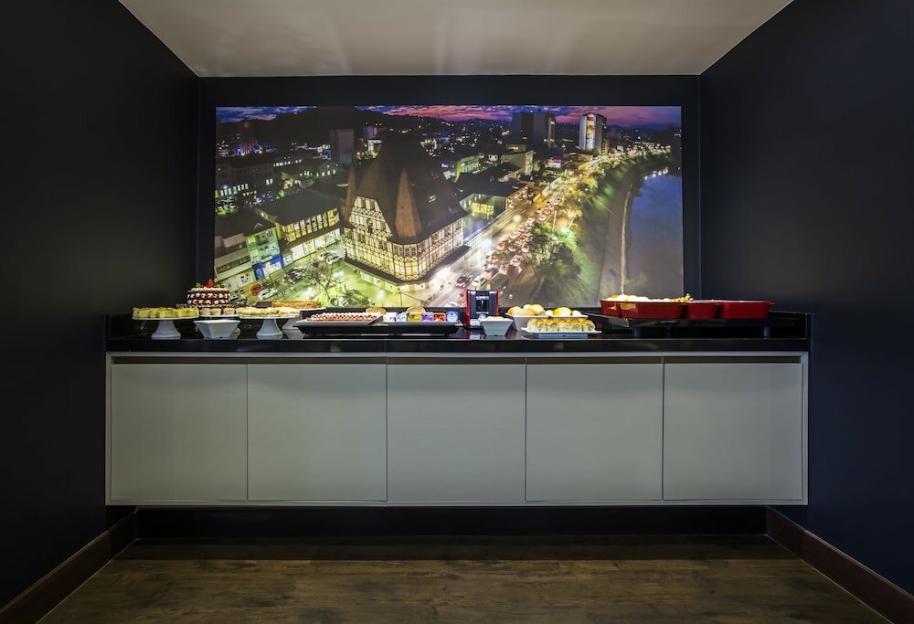 Фото Santa Inn Hotel