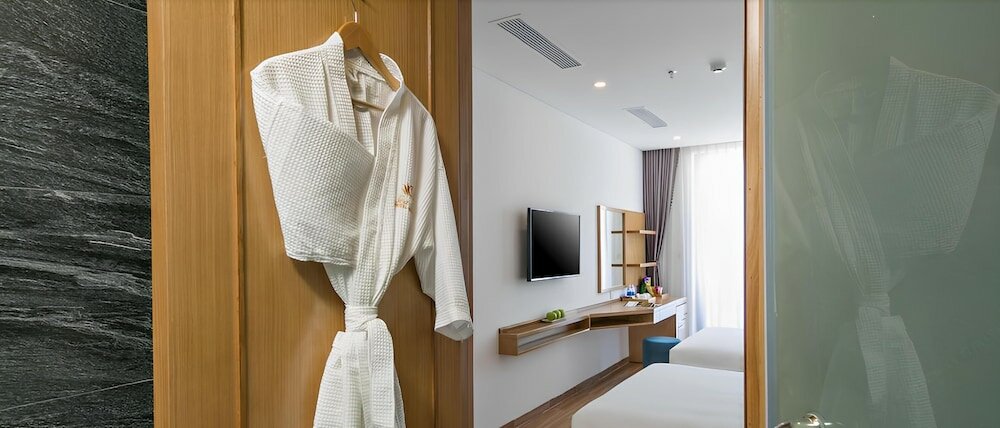 Фото Seashore Hotel & Apartment