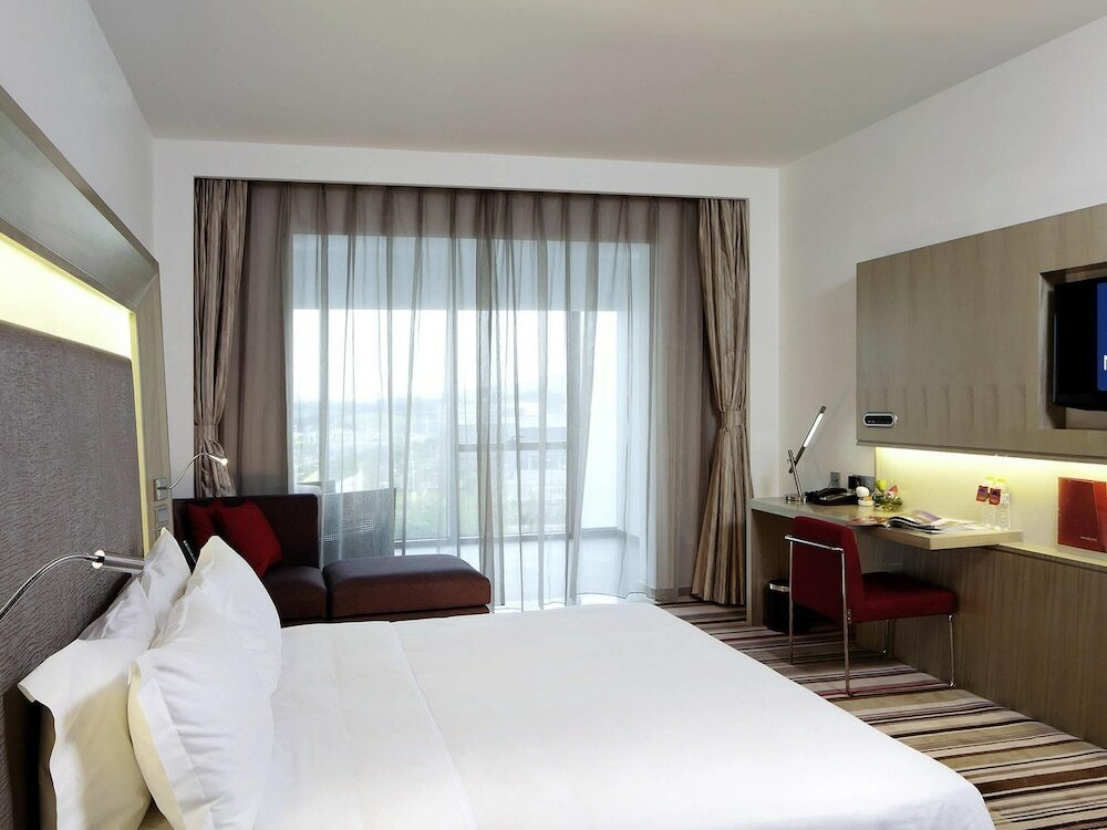 Фото Novotel Nanjing East Suning
