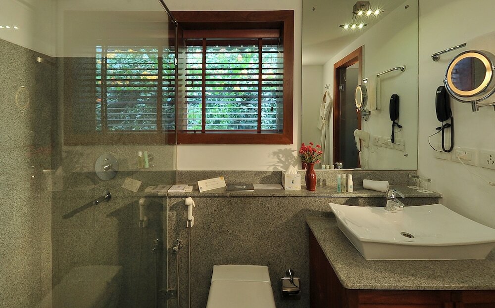 Фото Gokulam Grand Turtle On The Beach