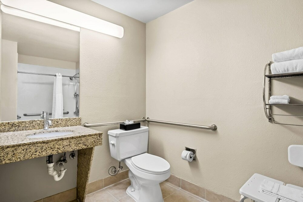 Фото Comfort Suites Las Colinas Center