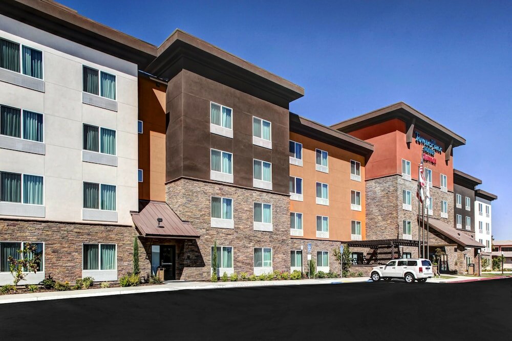 Фото Towneplace Suites Bakersfield West