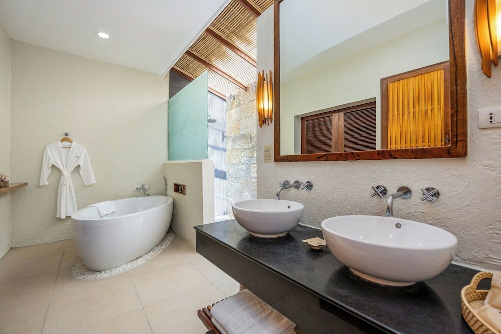 Фото Bluewater Maribago Beach Resort