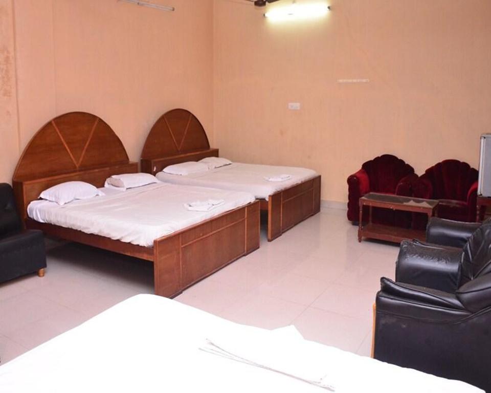 Фото Hotel Soorya International