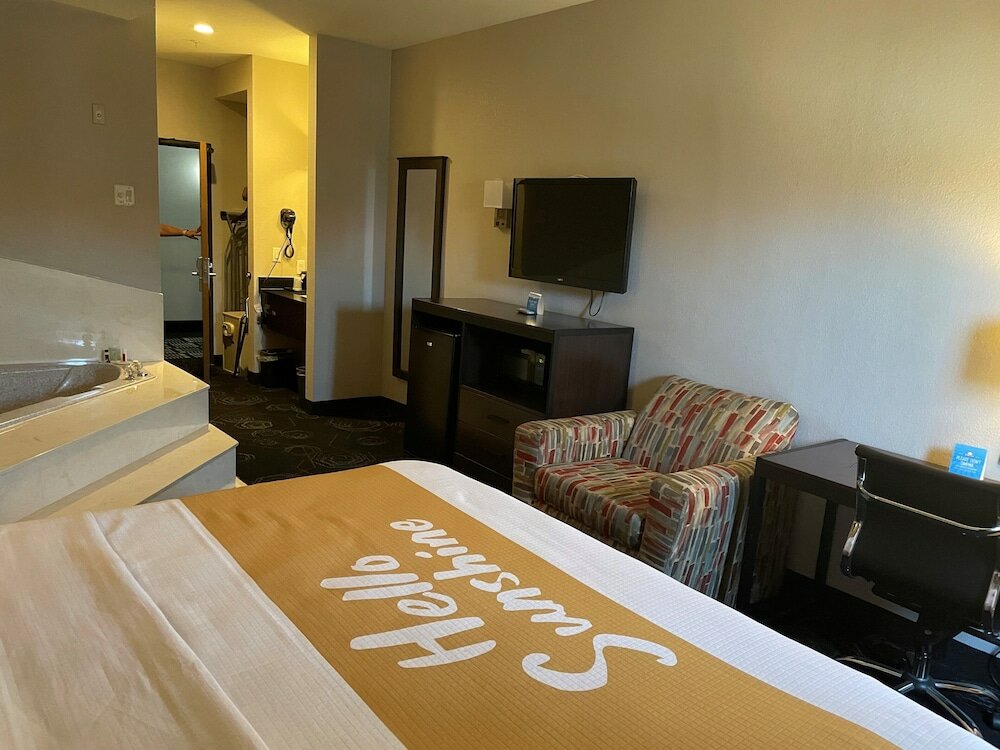 Фото Days Inn by Wyndham Mesquite Rodeo Tx