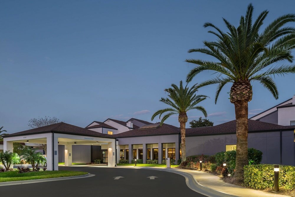 Фото Courtyard by Marriott Orlando Airport
