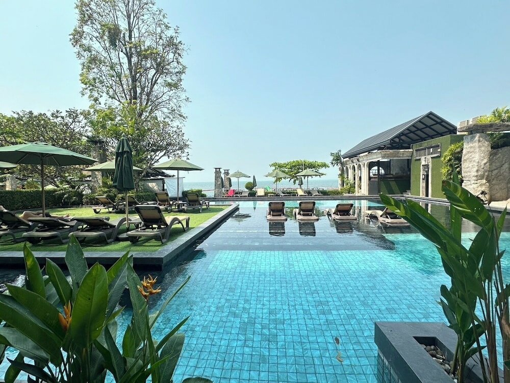Фото Pattaya Modus Beachfront Resort