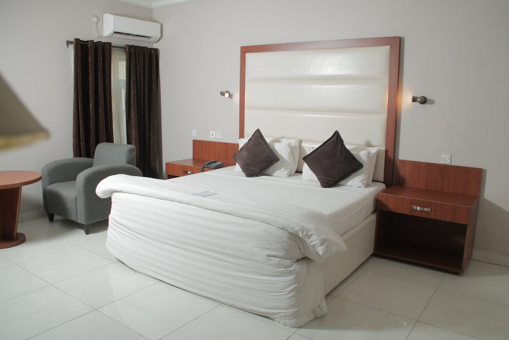 Фото Denis Hotel