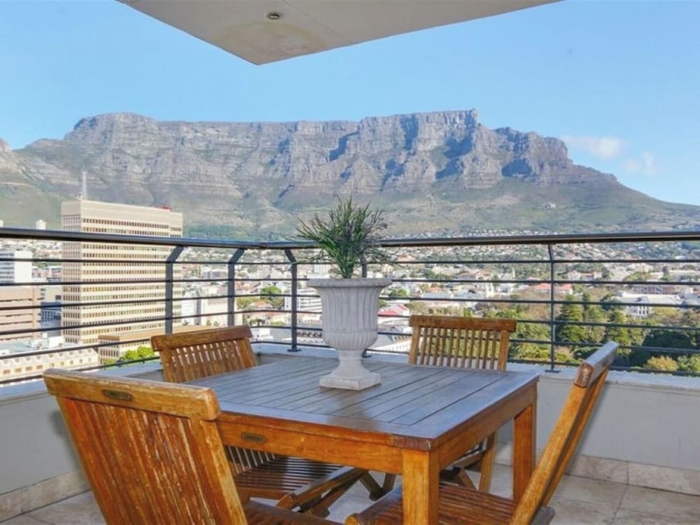 Фото Mandela Rhodes Place Hotel