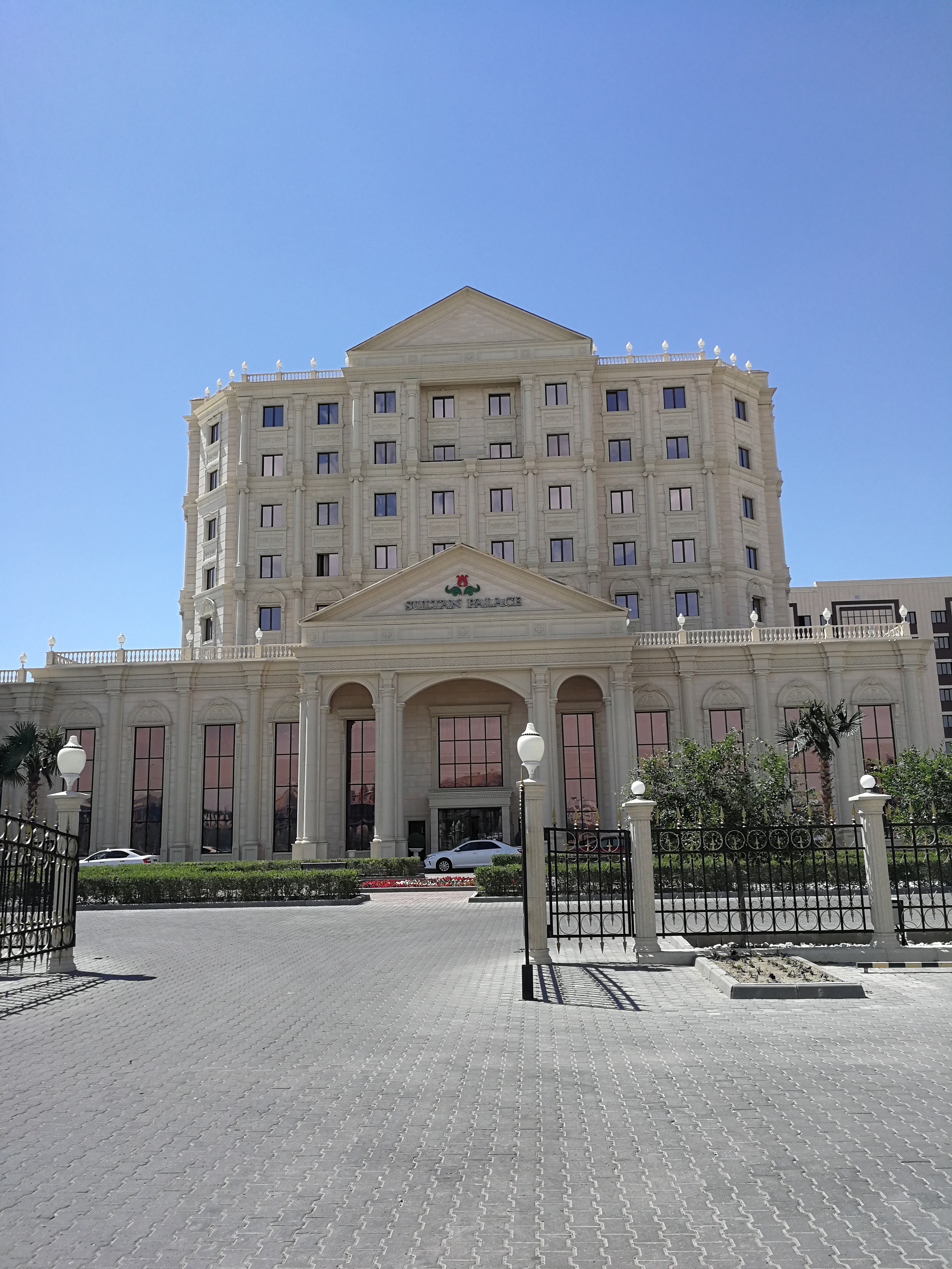 Фото отеля 1