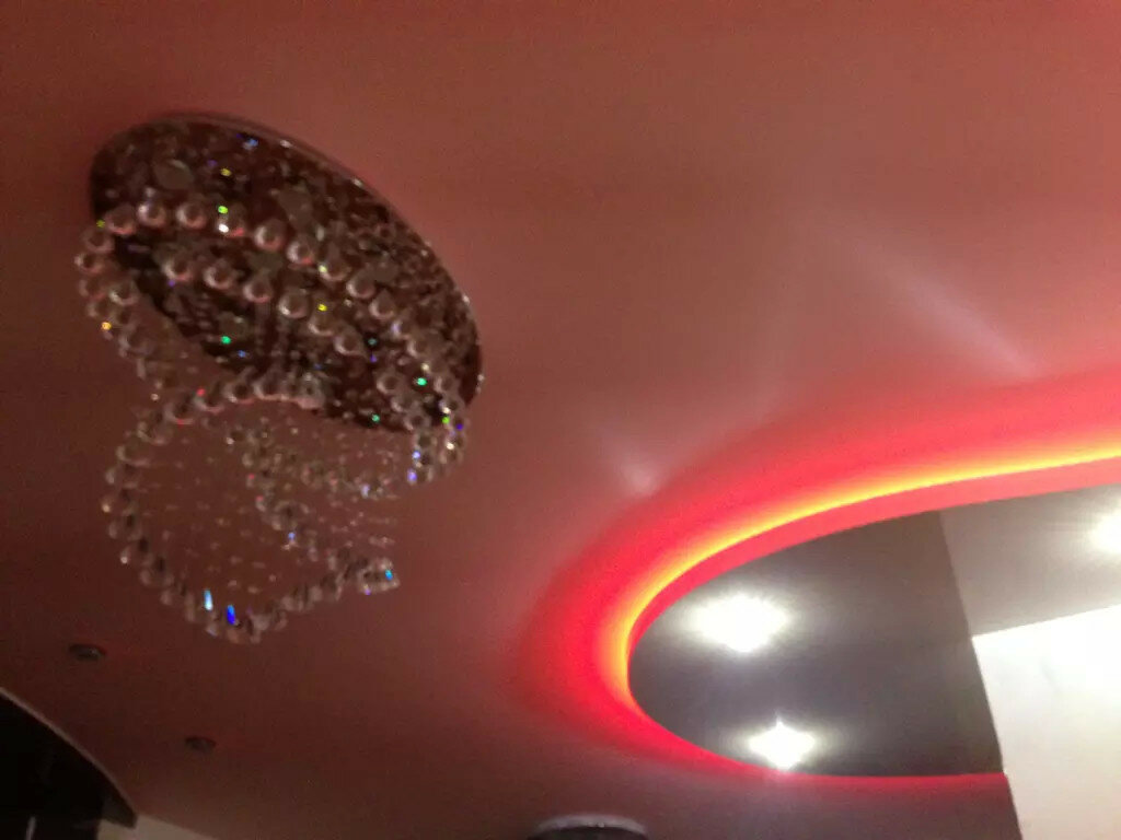 Световые линии на натяжном потолке в Нижнем Новгороде: 105 монтажников потолков 