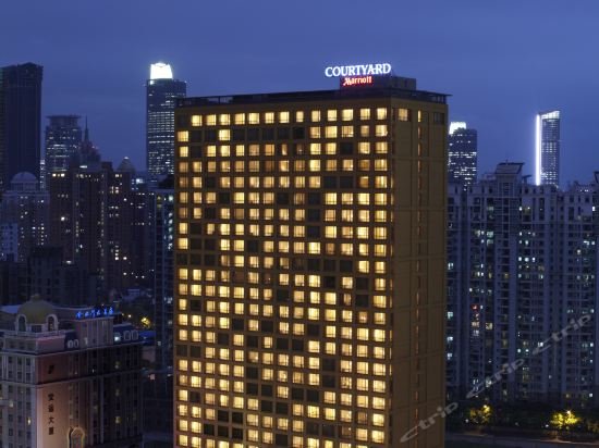 Фото Courtyard by Marriott Shanghai Central