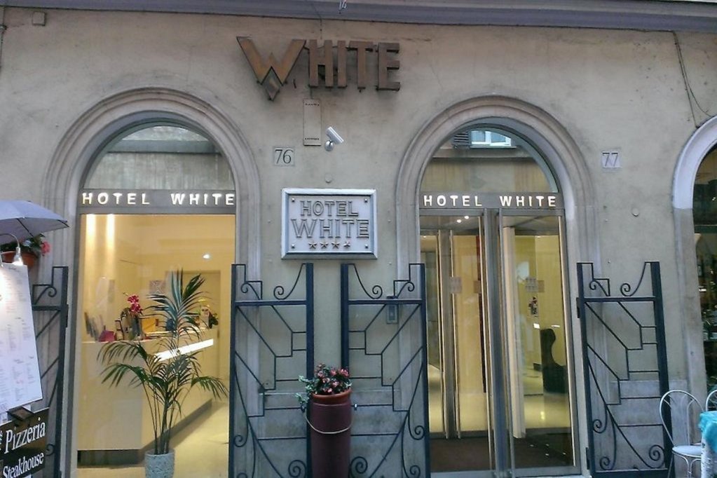 Фото Hotel White