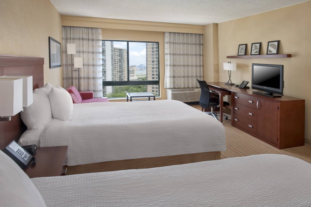 Фото Courtyard Jersey City Newport