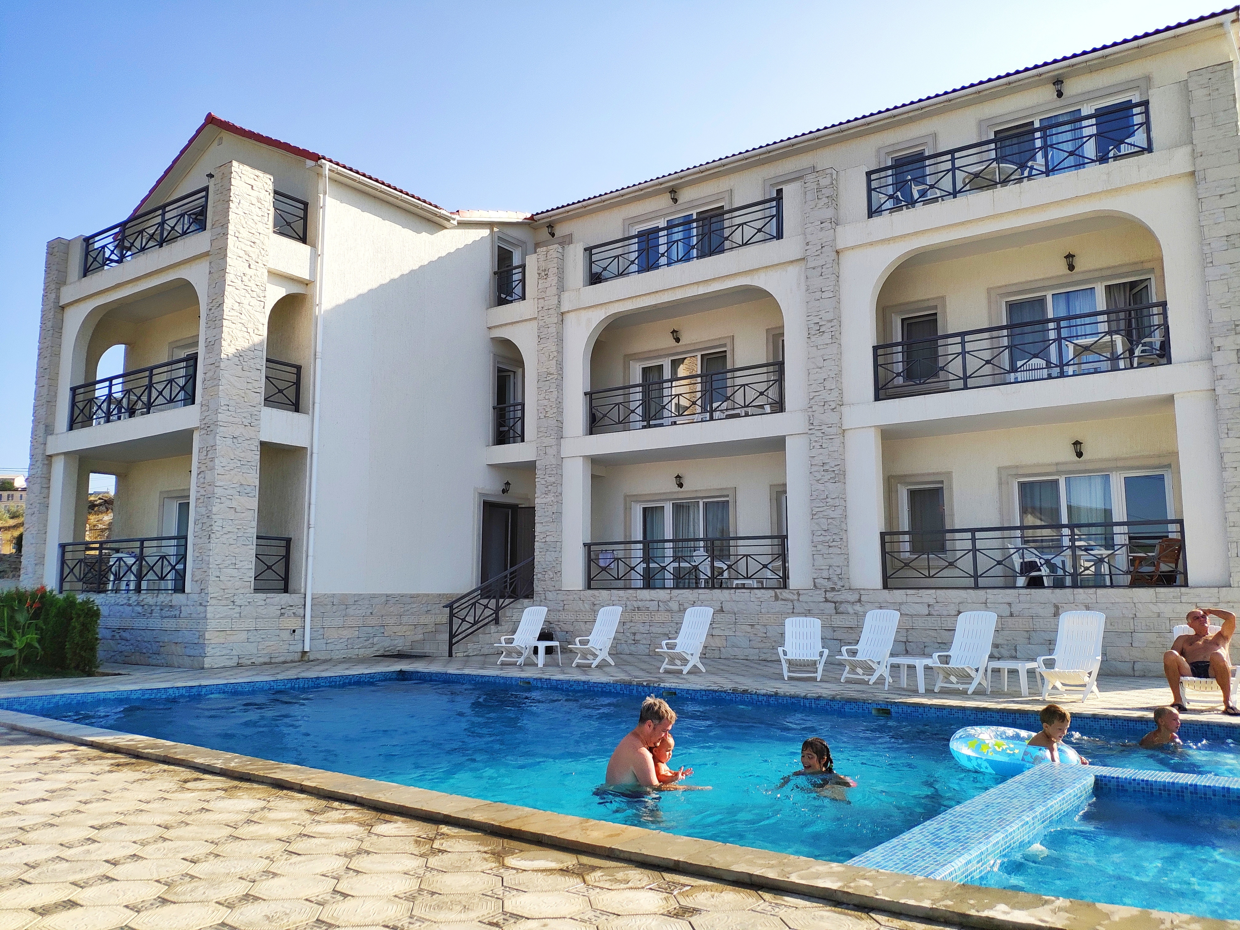 Фото отеля 1