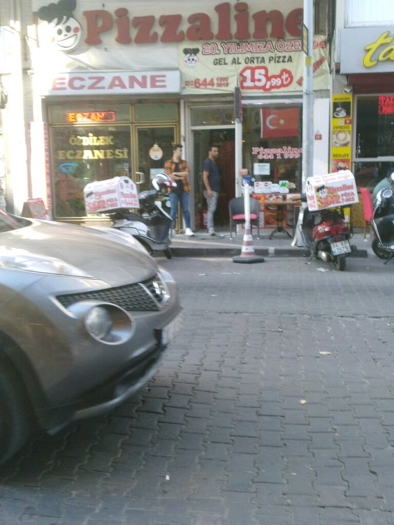 Sokak panoramaları Pizzaline, pizzacılar, Siyavuşpaşa Mah