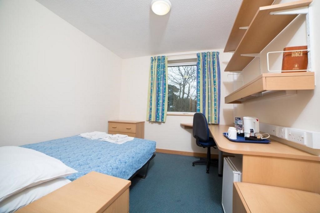 Фото University of Exeter Pennsylvania Court