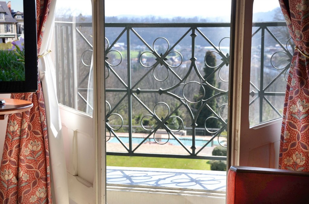 Фото Hôtel Villa Navarre