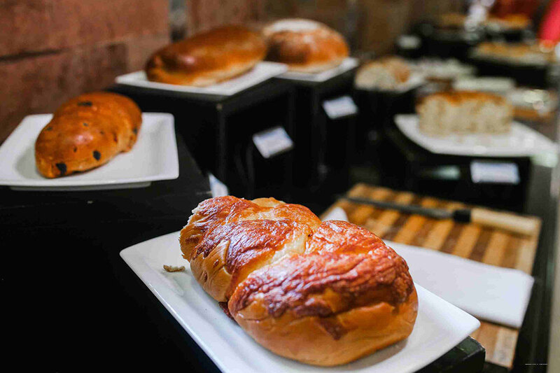 Фото Lakeshore Hotel & Apartments