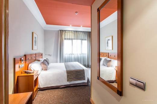 Фото Отель Petit Palace Arturo Soria