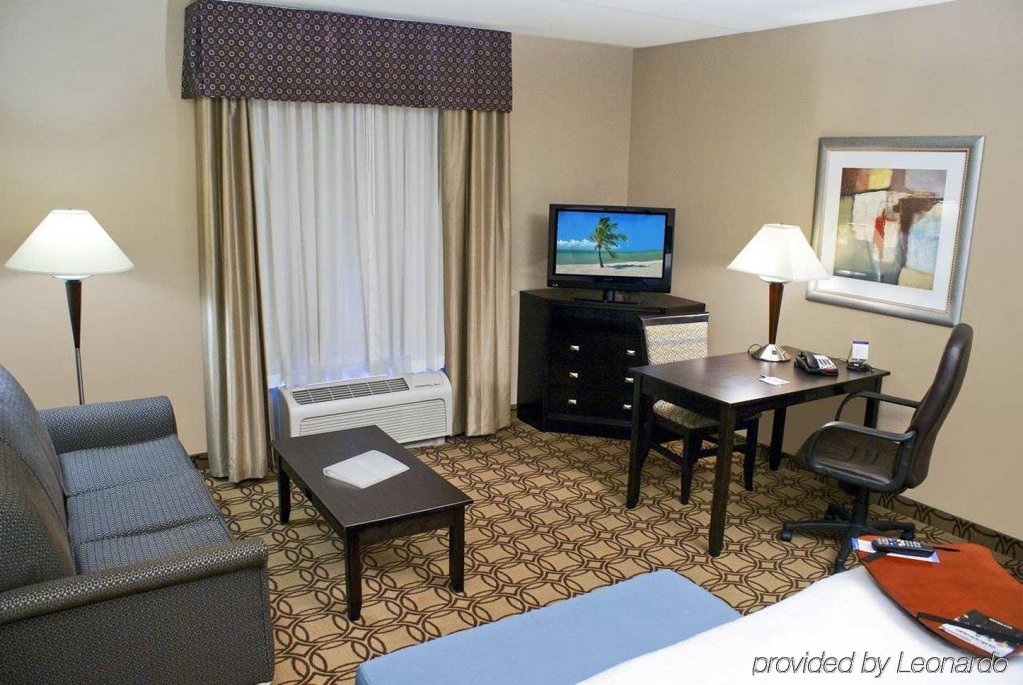 Фото Hampton Inn & Suites Charlotte Airport