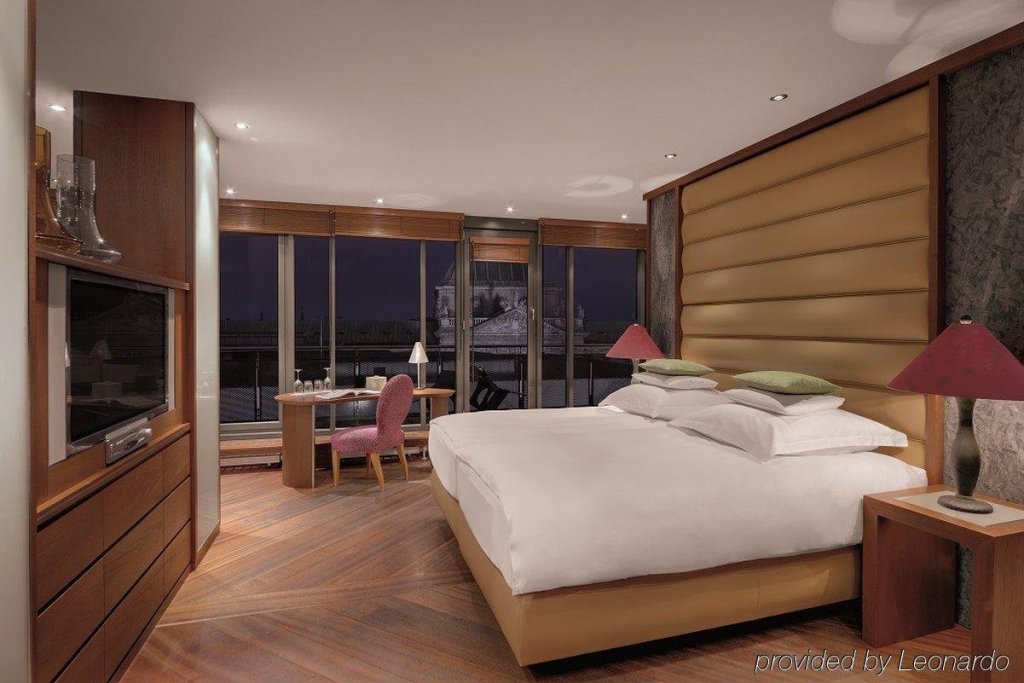 Фото Yours Truly