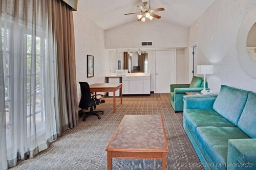 Гостиница La Quinta Inn by Wyndham Tampa Bay Airport в Тампе