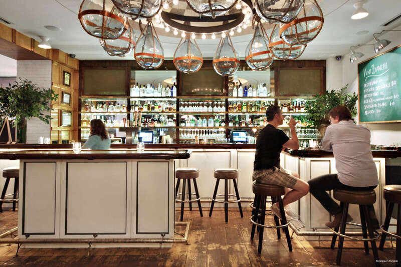 Фото 1 Hotel Toronto