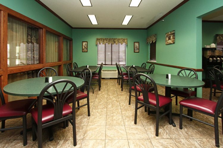 Фото New Victorian Inn and Suites