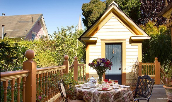 Фото Gingerbread Mansion Inn