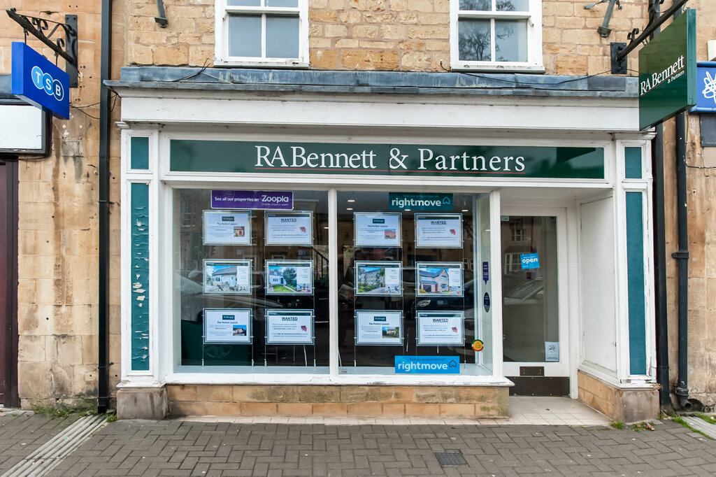 Land plots R A Bennett Estate Agent Moreton-In-Marsh, Gloucestershire County, photo