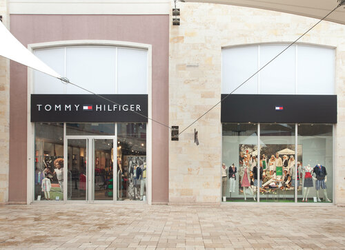 tommy hilfiger clothing store near me