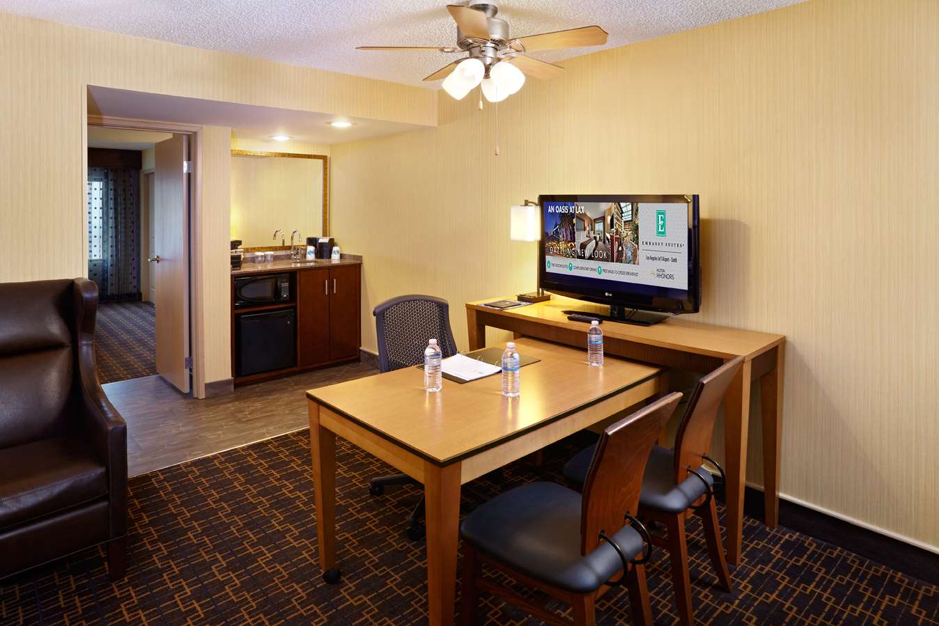 Фото Embassy Suites by Hilton Los Angeles Lax South/El Segundo