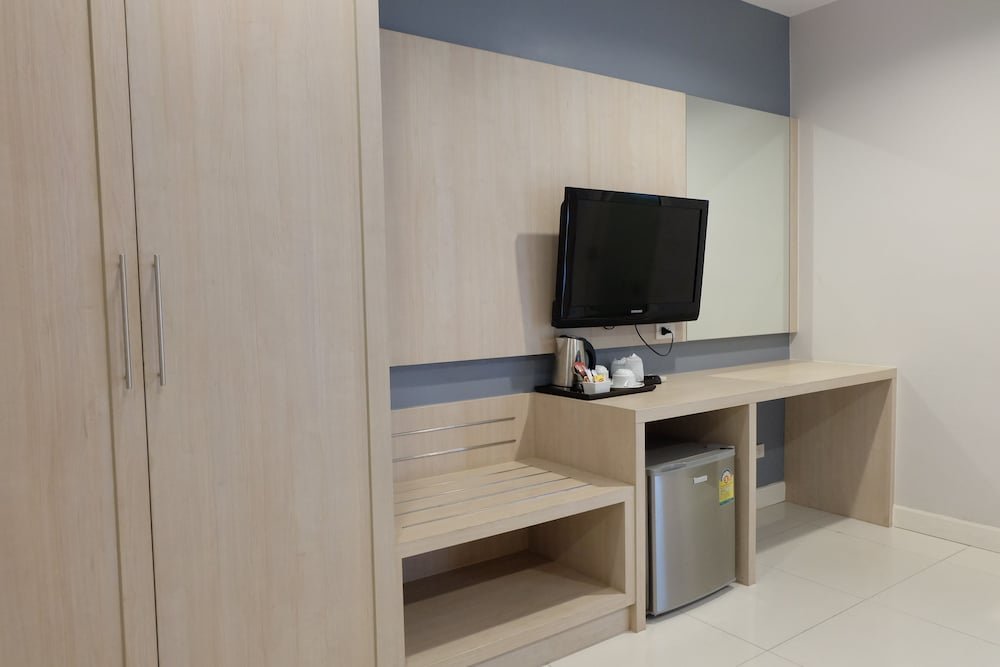 Фото Airport Mansion Phuket