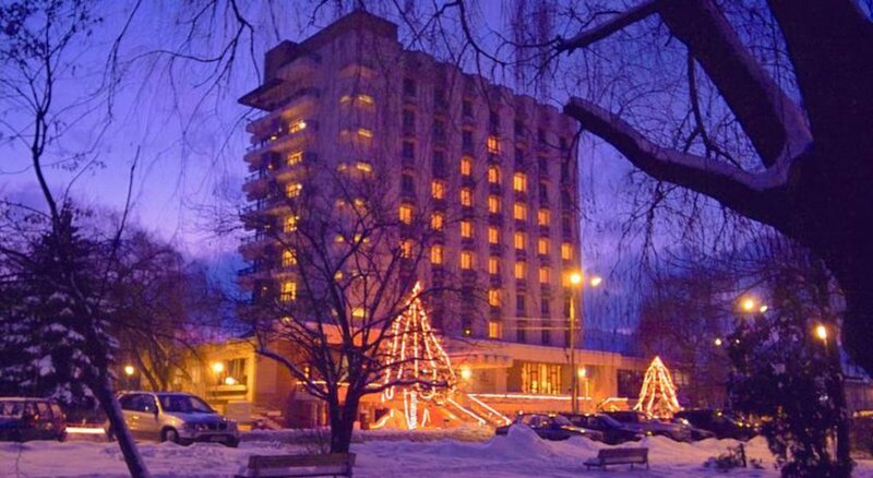 Гостиница Hunguest Hotel Fenyo в Меркуря-Чук