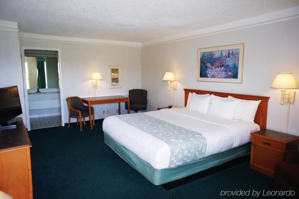 Фото Days Inn by Wyndham Georgetown