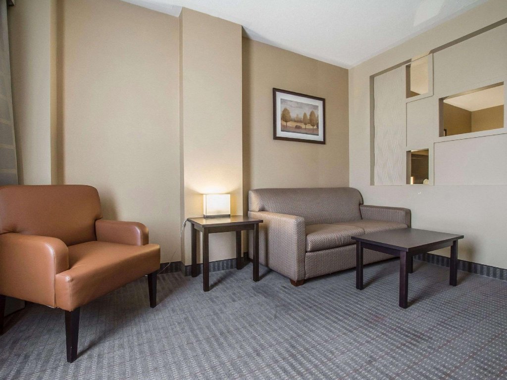 Фото Quality Inn & Suites