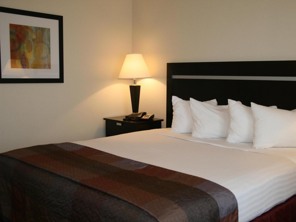 Фото Best Western Luxury Inn