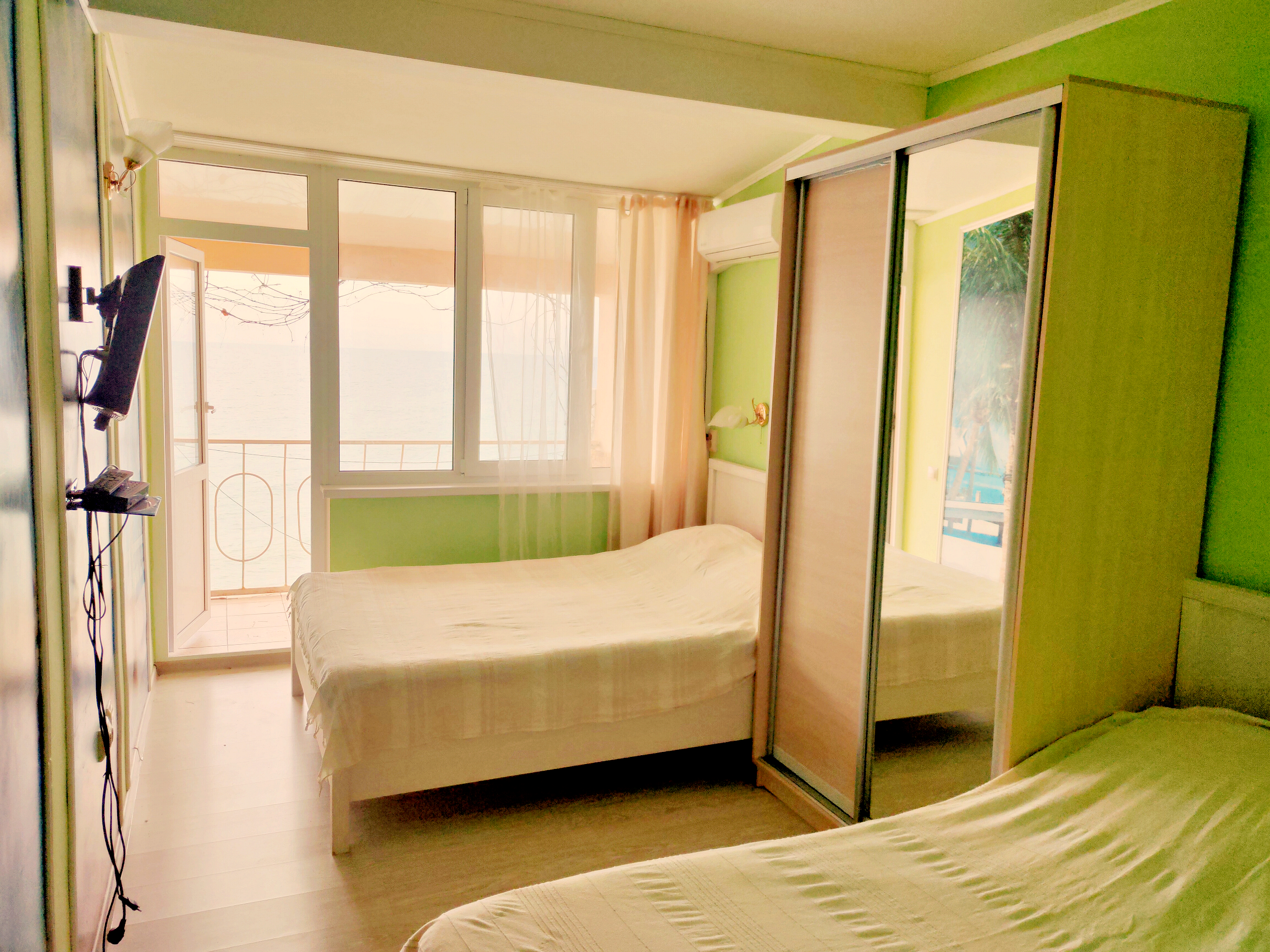 Фото Солнечный