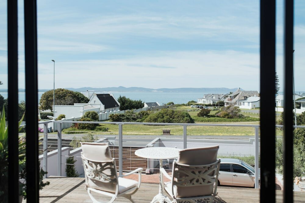 Фото Whale Away Guest House