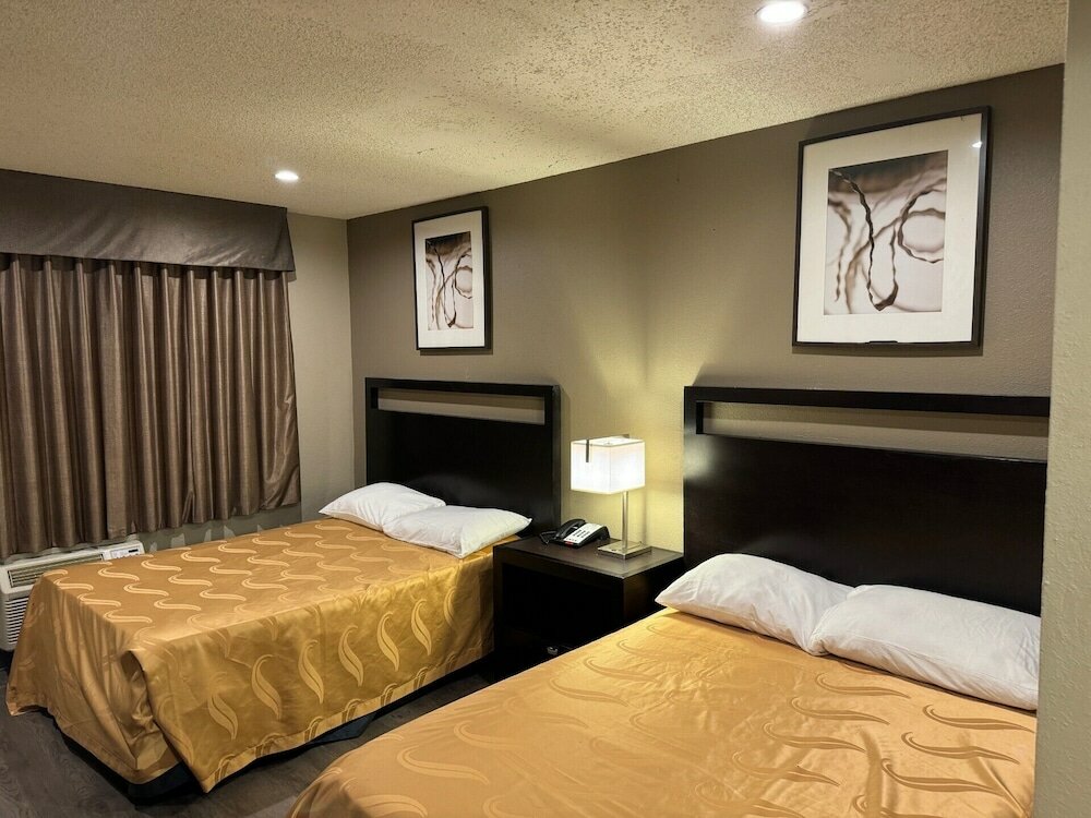 Фото El Cajon Inn & Suites