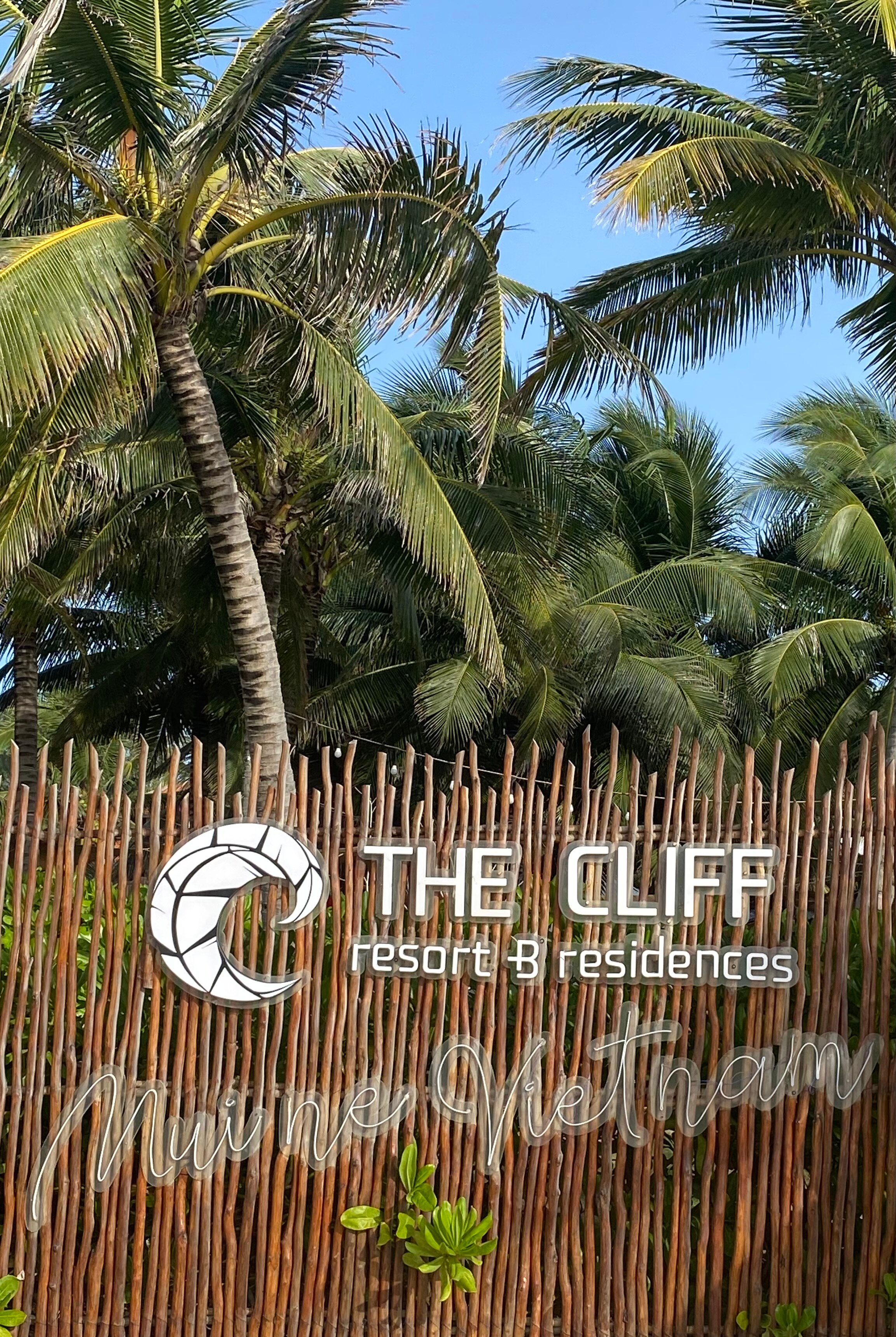 Фото The Cliff Resort & Residences