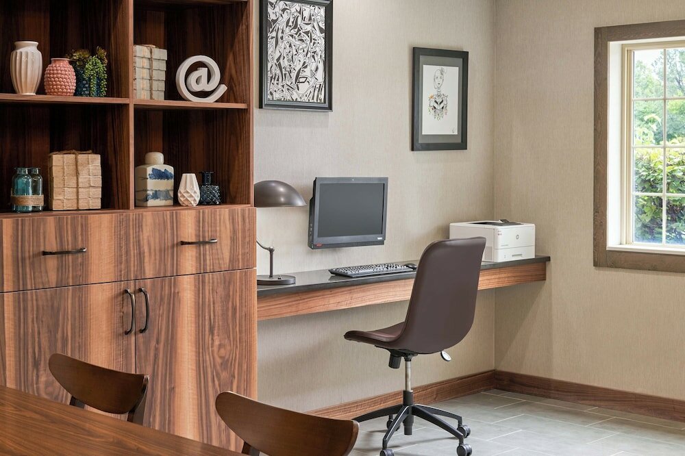 Фото Four Points by Sheraton Chicago Schaumburg